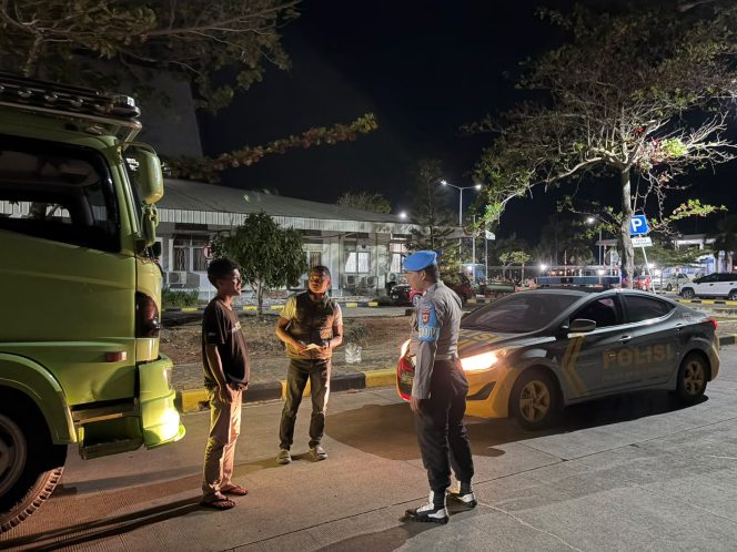 
 Patroli Biru, Berikan Rasa Aman Kepada Pengunjung Di Malam Hari