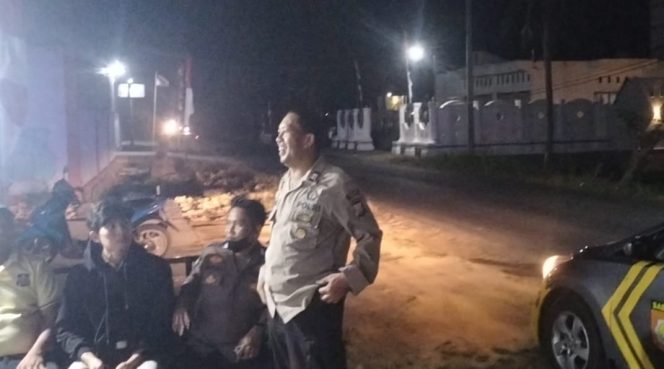 
 Patroli Malam, Personel Polsek Ajangale Tingkatkan Keamanan dan Ketertiban Masyarakat