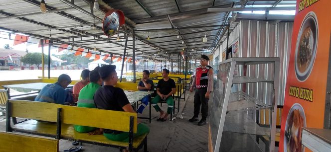 
 Ciptakan Kamtibmas Kondusif, Kanit Samapta Polsek Ajangale Aktif Sambangi Warga