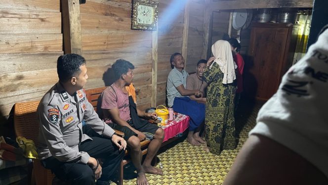 
 Terima Laporan dari Warga, Personel Polsek Palakka Segera Datangi TKP Penganiayaan di Desa Pasempe