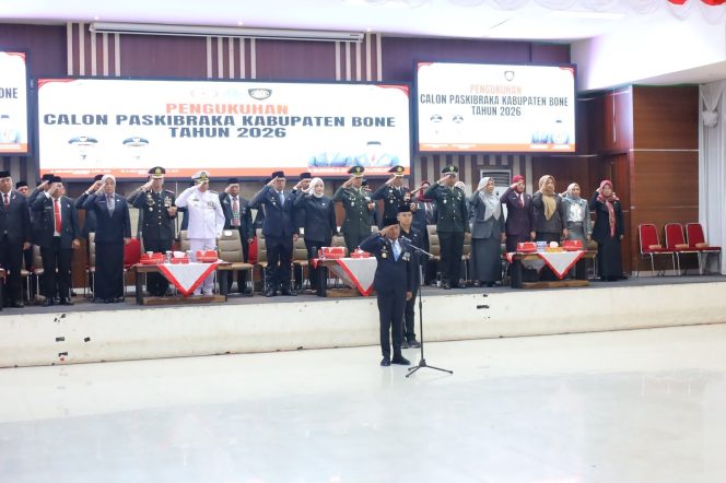 
 Putra-Putri Terbaik Bone Dikukuhkan sebagai Calon Paskibra, Kapolres Hadir Beri Dukungan
