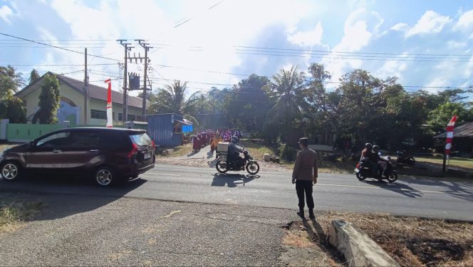 
 Aida Samsu Alam SH ,Lakukan Pam Grak Jalan, Tetap Titip Pesan Kamtibmas,Guna Pam ,Polres Bone
