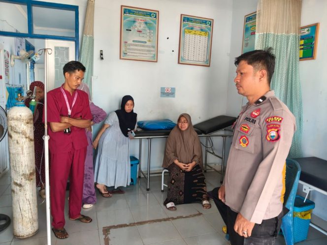 
 Lakukan Sambang Bripka Arman  Titip Pesan Kamtibmas  ,Polsek Tonra Polres Bone