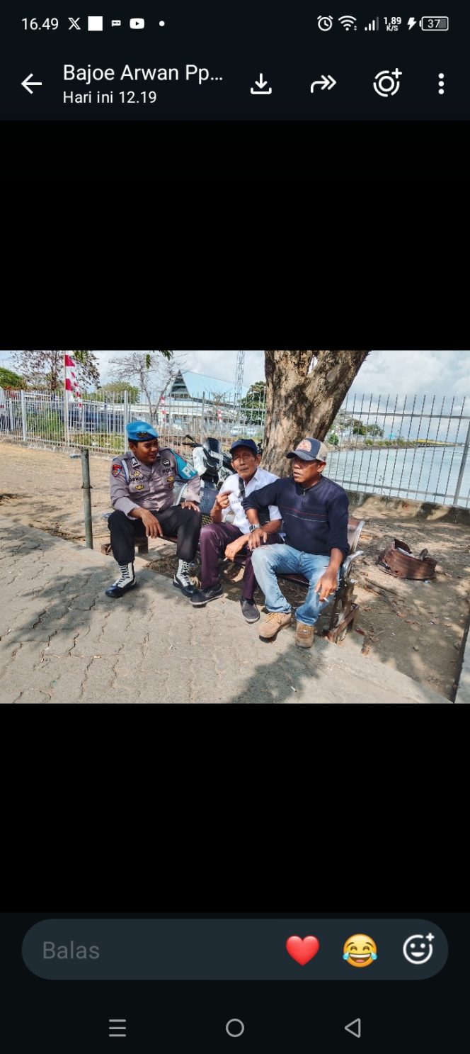 
 Keberangkatan Kapal , Personil Lakukan Pemeriksaan Di Pintu Masuk