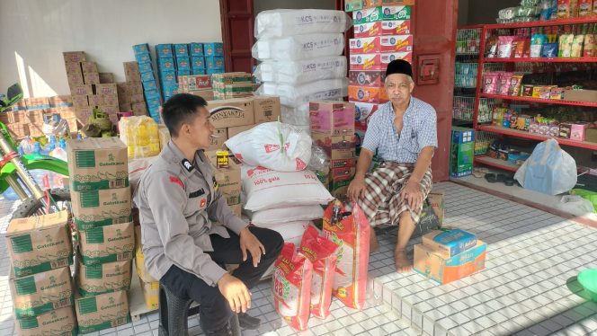 
 BHABINKAMTIBMAS POLSEK BAREBBO SAMBANGI WARGA DAN IMBAU WASPADA PEREDARAN UANG PALSU