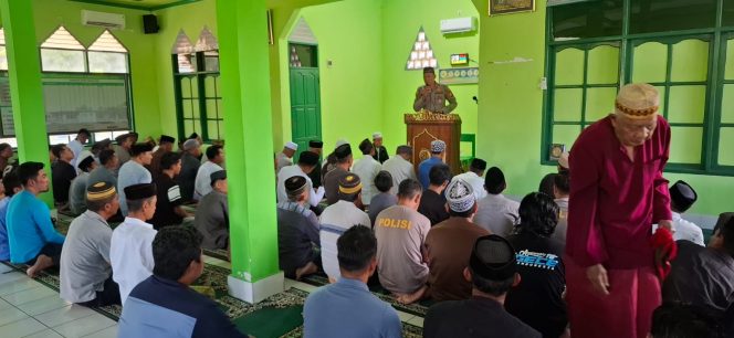 
 Kapolsek Libureng Sampaikan Himbauan Kamtibmas di Masjid Asy Syuhada Kelurahan Tanabatue