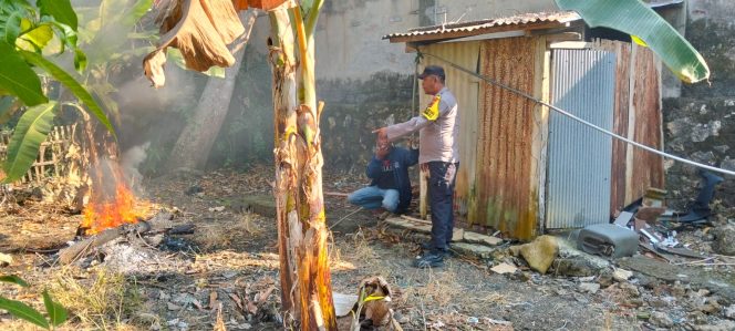 
 Cegah Kebakaran, Bhabinkamtibmas Polsek Tanete Riattang Imbau Warga Bijak Saat Membakar Sampah