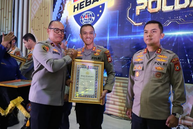 
 Polres Bone Raih Penghargaan Pelayanan Prima Nilai A dari Kapolri
