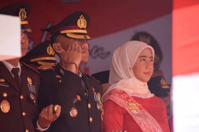 
 Khidmat! Kapolres Bone Bersama Forkopimda Hadiri Pengibaran Bendera HUT ke-81 Kemerdekaan RI
