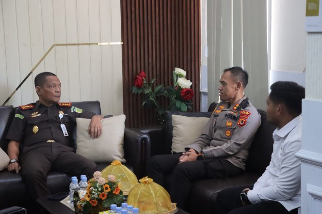 
 Kapolres Bone Silaturahmi ke Kejaksaan Negeri Bone, Perkuat Sinergitas Penegakan Hukum
