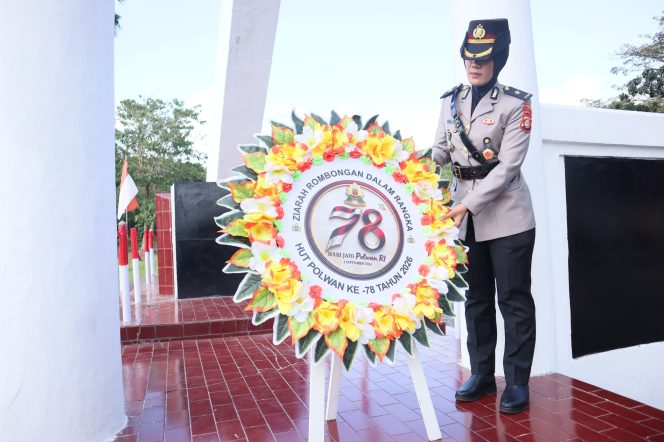 
 Ziarah Rombongan dan Tabur Bunga Polwan Polres Bone Peringati Hari Jadi Polwan ke-78