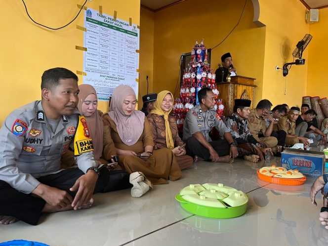 
 Pak Bhabin Bersinergi Bersama Warga, Menghadiri Peringatan Maulid Nabi di Desa Tajong