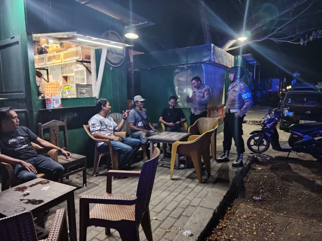 
 Wujudkan Situasi Malam yang Kondusif, Personil Polsek Tellu Siattinge Lakukan Patroli Malam