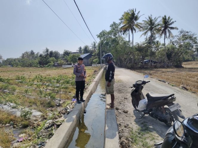 
 Menjaga dari Dekat, Aipda Tenri Lesang Terus Jalankan Sambang di Tengah Masyarakat