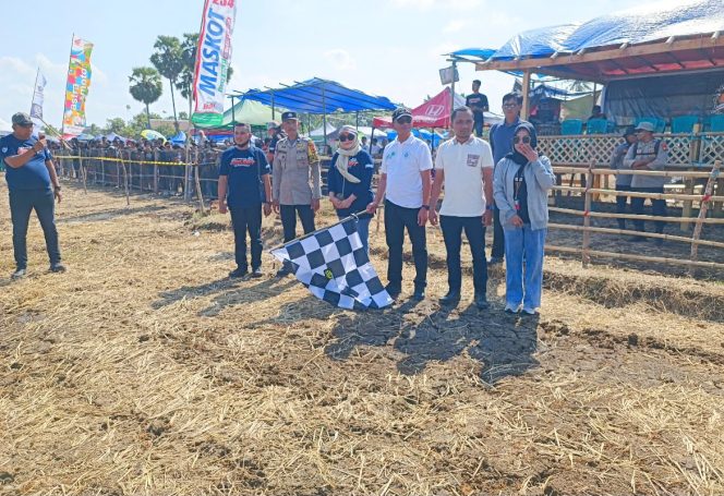 
 Semarak Pesta Rakyat, Polisi Amankan Pembukaan Balap Ojek Gabah Season II di Sirkuit AMS
