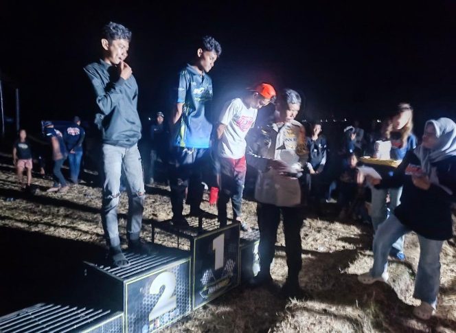 
 Penutupan Balap Motor Ojek Gabah di Sirkuit AMS Berlangsung Aman, Polsek Tanete Riattang Kawal