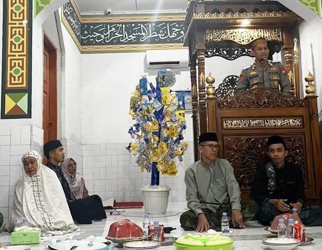 
 Kapolsek Tellu Siattinge Kembali Hadir di Desa Lanca Dalam Rangka Peringatan Maulid Nabi Muhammad SAW