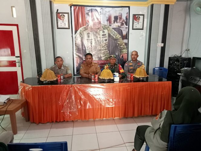 
 Wujud Dukungan di Wilayah Binaan, Bripka Wiwin Susanto Hadiri Program Tanam Sayur Rumah Tangga