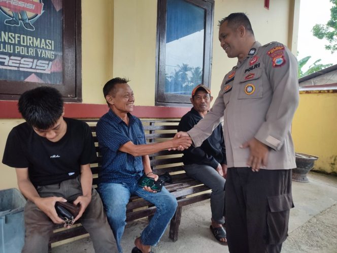 
 ‎SPKT Polsek Cenrana Berikan Sambutan Hangat Kepada Warga Yang Datang