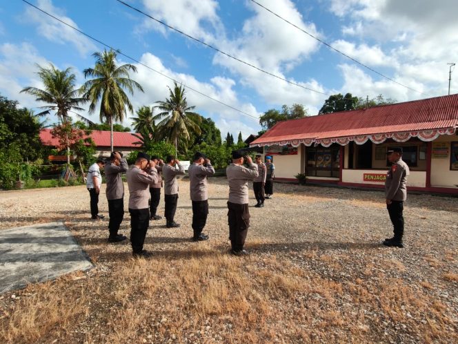 
 ‎Kapolsek Awangpone Berikan Arahan Personel Antisipasi Kebakaran Lahan  ‎