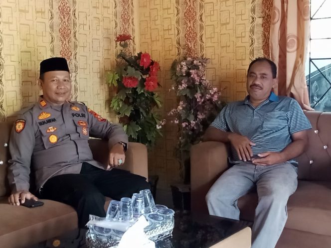 
 ‎Kunjungi Tokoh Masyarakat, Kapolsek Cenrana Pererat Silaturahmi.