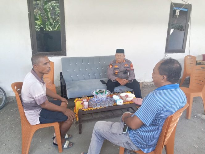 
 ‎Sampaikan Pesan Kamtibmas, Kapolsek Cenrana Kunjungi Rumah Tokoh Masyarakat.