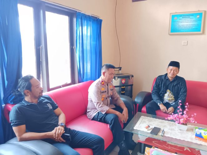 
 Kapolsek Ulaweng yang Baru Lakukan Koordinasi dengan Camat Ulaweng