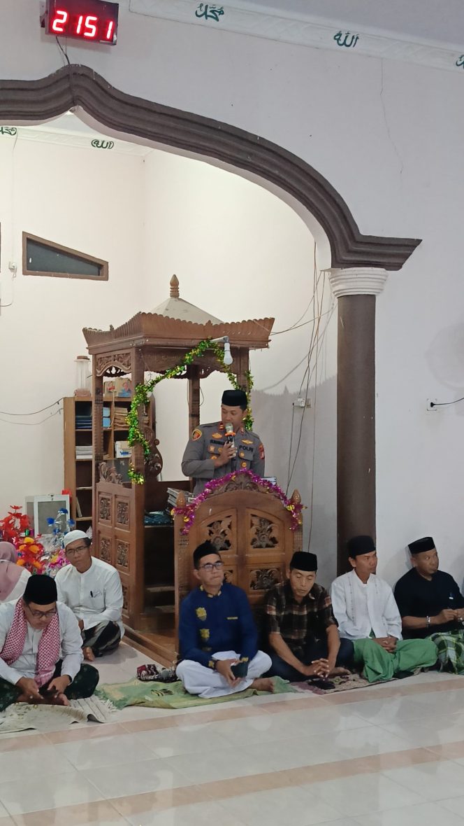 
 ‎Memenuhi Undangan Maulid, Kapolsek Palakka Selipkan Pesan-Pesan Kamtibmas 