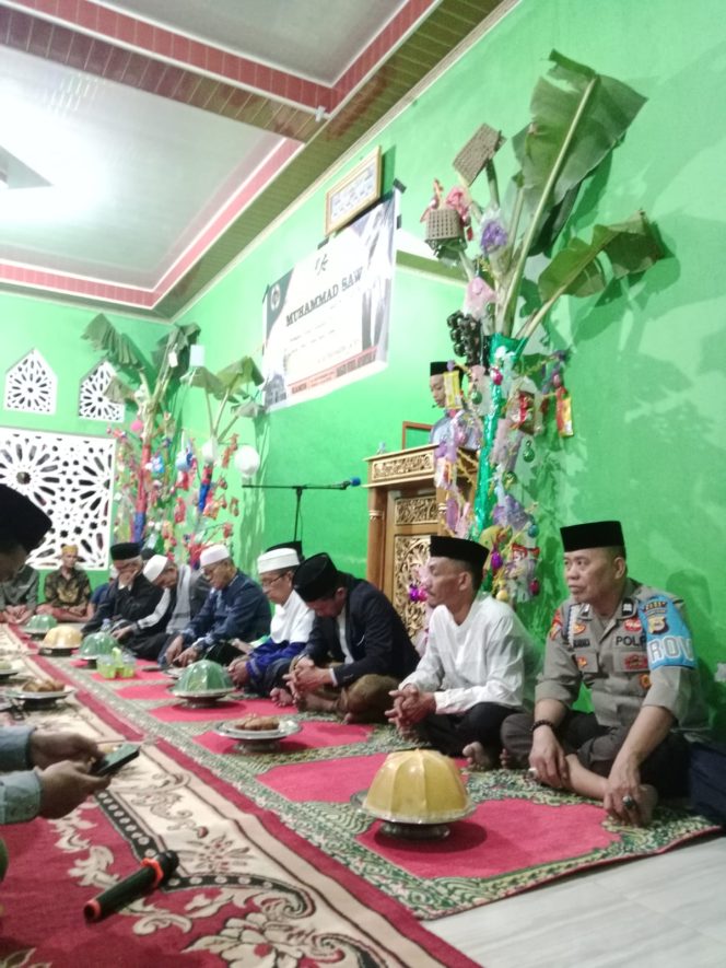 
 Maulid Nabi, Polsek Ajangale Jalin Silaturahmi Bersama Warga dan Tokoh Agama