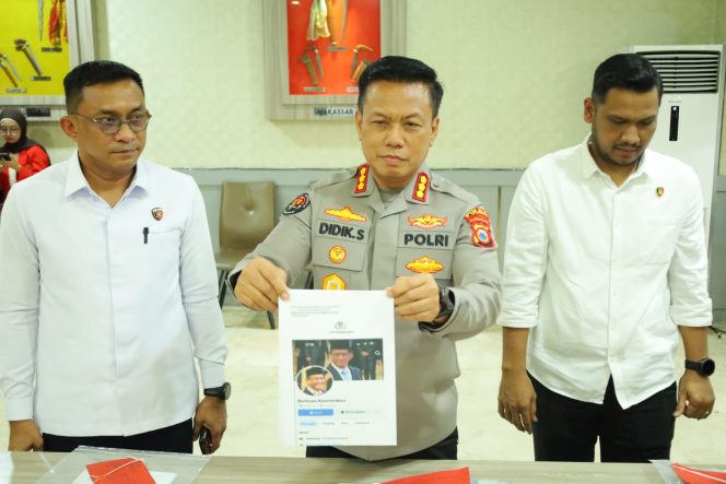 
 Konferensi Pers Polda Sulsel Ungkap 11 Modus Tindak Pidana Siber, 22 Tersangka Diamankan