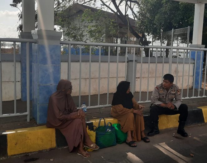 
 Hadir Sampaikan Pesan Kamtibmas, Personil Temui Pengguna Jasa