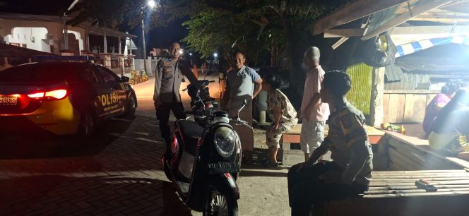 
 Personel Polsek Palakka Laksanakan Patroli Biru Antisipasi Gangguan Kamtibmas di Wilkum Polsek Palakka