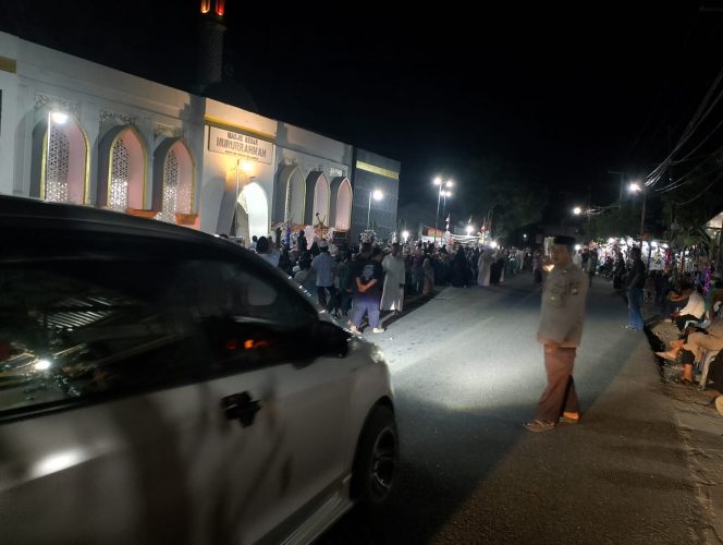 
 Polsek Ajangale Amankan Maulid Nabi, Arus Lalu Lintas Tetap Lancar