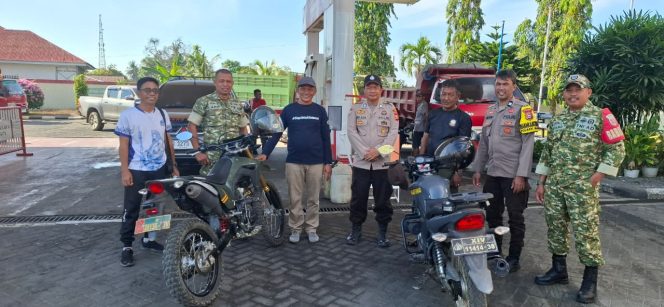 
 Polsek Mare Bersama Tim Satgas Bentukan Bupati Bone Lakukan Pengamanan SPBU Putra Karella, Antisipasi Penyalahgunaan BBM