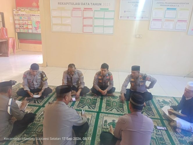 
 Kapolsek Ulaweng Pimpin Yasinan Rutin di Mako Polsek, Perkuat Iman dan Kekompakan Personel