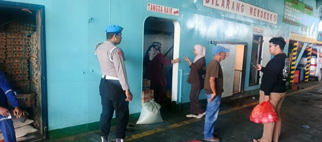 
 Beri Rasa Aman Kepada Pengguna Jasa , Lakukan Pelayanan Di Rumpdoor Kapal