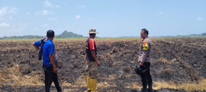 
 Bhabinkamtibmas Desa Lakukang Polsek Mare Cek Lokasi Munculnya Hotspot Karhutla di Lahan Arasoe