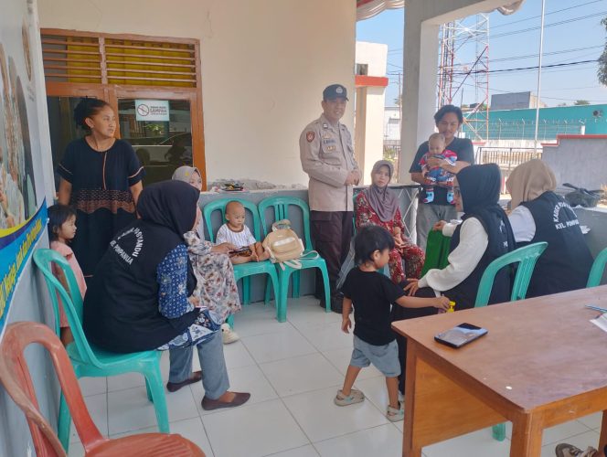 
 Sambang ke Kantor Lurah, Bhabinkamtibmas Perkuat Sinergi di Wilayah Binaan