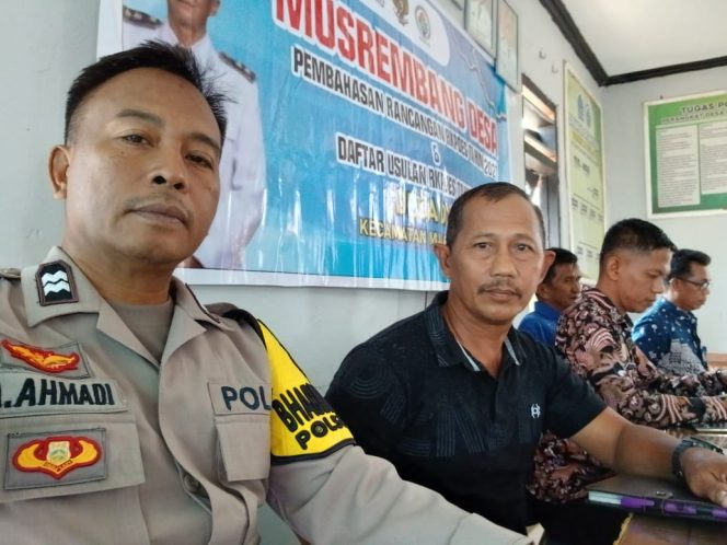 
 Bhabinkamtibmas AIPTU A. Ahmadi Hadiri Musrenbang di Desa Data