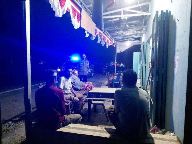 
 ‎Melalui Patroli, Personel Polsek Palakka Tekankan Warga Turut Serta Menjaga Kamtibmas di Kewilayahan