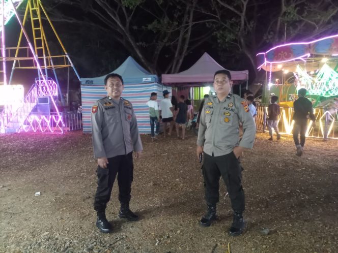 
 Polsek Mare Tingkatkan Keamanan, Ka SPK Bersama Anggota Laksanakan Patroli di Pasar Malam