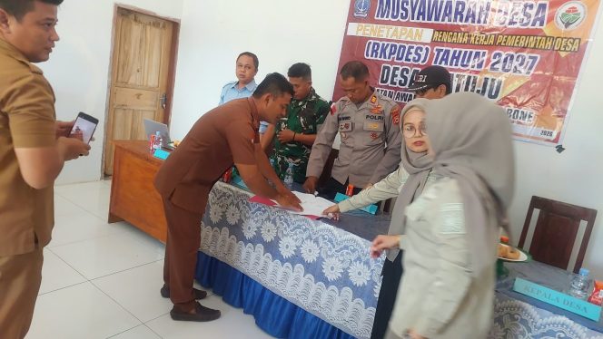 
 ‎Kapolsek Awangpone Hadiri Penetapan RKPDes Desa Matuju Tahun 2027