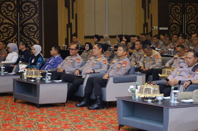 
 Kapolda Sulsel Buka Pembekalan PNPP Jelang Purna Tugas, Tekankan Kesiapan Hadapi Masa Pensiun