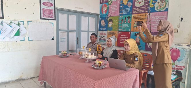 
 Bhabinkamtibmas, Hadiri Musdes, di Desa Tadang Palie, Bahas Kesehatan, Stunting, dan Keaktifan BPJS,