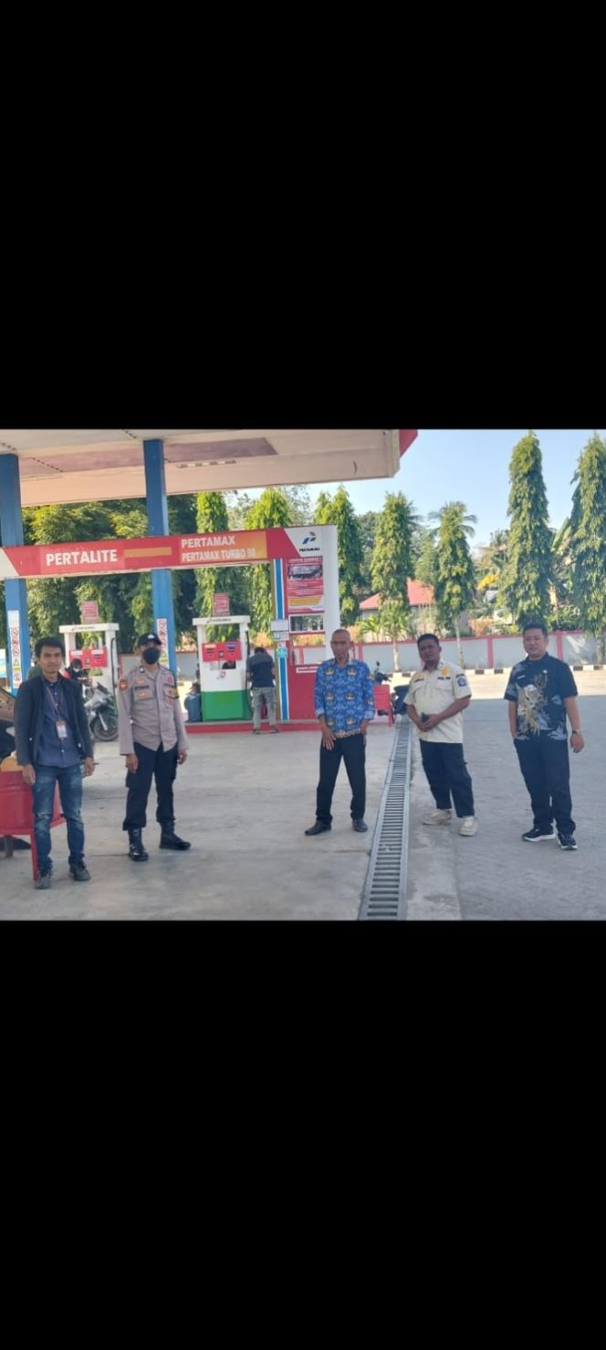 
 Kapolsek Ulaweng, Kerahkan, Personel, Pantau, Antrean BBM, di SPBU, Akae,