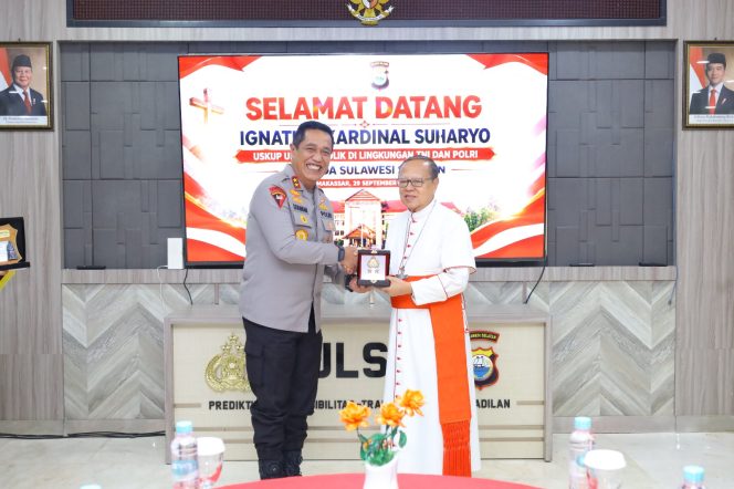 
 Kapolda Sulsel Sambut Kunjungan Pastoral Uskup Umat Katolik TNI dan Polri