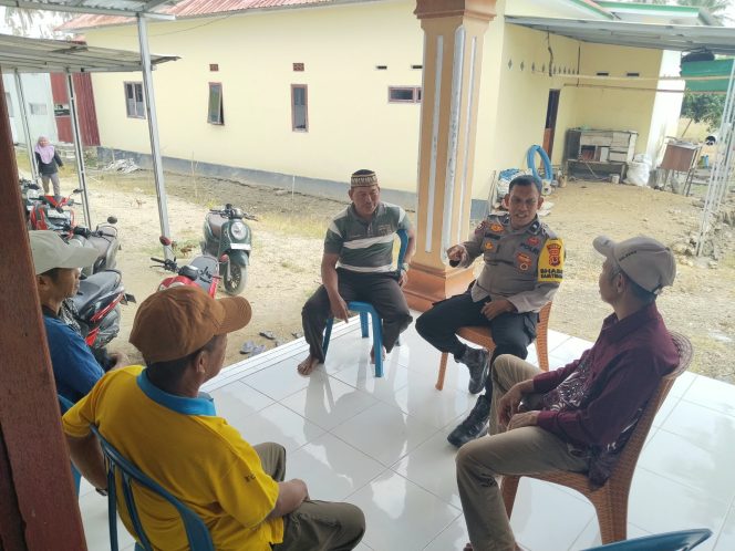 
 ‎Bhabinkamtibmas Polsek Cenrana Lakukan Patroli Dialogis Di Desa Binaannya, Ini Tujuannya