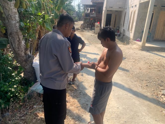 
 Polsek Cina Datangi TKP Korban Amukan Anjing di Desa Walenreng