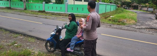 
 BRIPTU A.RIMBA  POLSEK TONRA  TITIP PESAN KAMTIBMAS DI D  DESA BINAAN ,INI TUJUANNYA