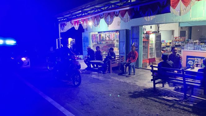 
 ‎Personel Polsek Palakka terus meningkatkan upaya pemeliharaan keamanan dan ketertiban masyarakat (Kamtibmas) melalui pelaksanaan Patroli Biru di wilayah hukumnya.   ‎